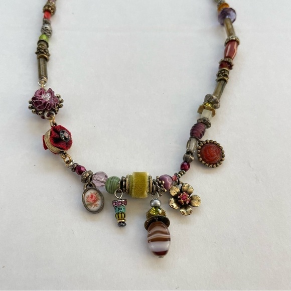 Designer Boutique Necklace - Picture 7 of 8